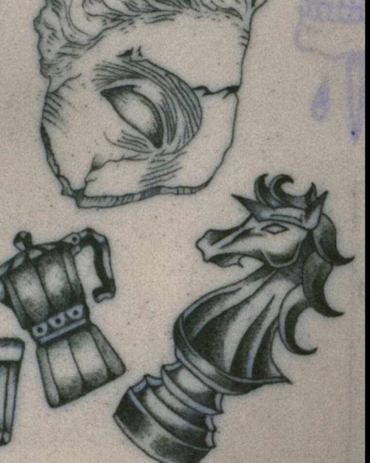 Tatuagem apresentada pela Tattoo Academy como trabalho da aluna Rosa Rodrigues